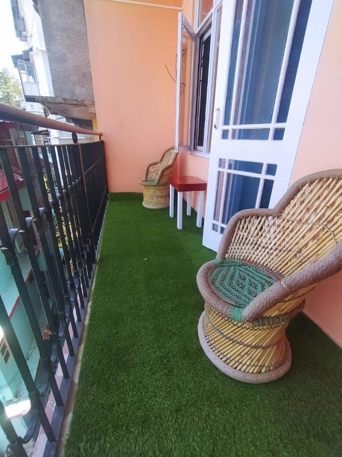 Deluxe Homestay Apartments With Kitchen In Shimla Luaran gambar
