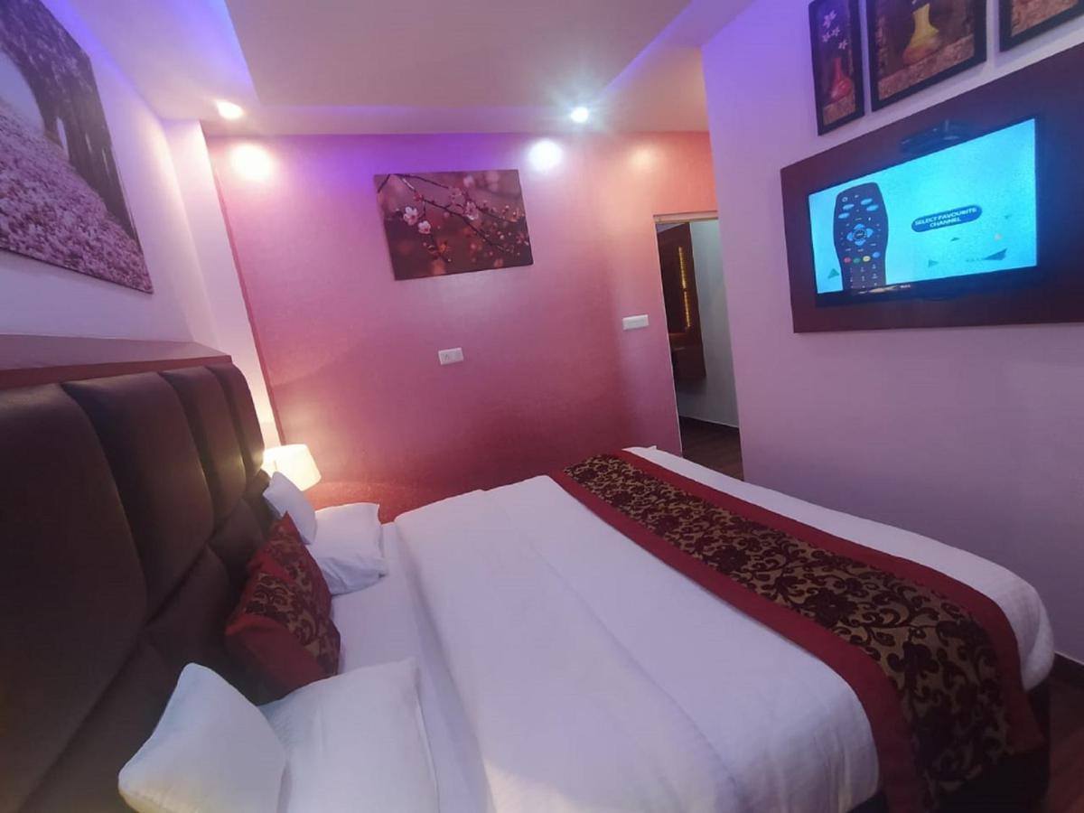Deluxe Homestay Apartments With Kitchen In Shimla Luaran gambar